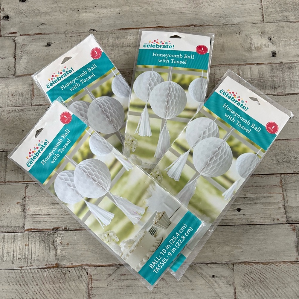 🐊4/$15 New! 4 Honeycomb Ball with Tassel Party Decoration